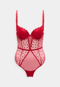 Κόκκινο κορμάκι με ενισχυμένα cups, διαφανές τούλι και καρδιόσχημη κεντητή διακόσμηση. Διαθέτει ρυθμιζόμενους ιμάντες και συνδυασμό αδιαφανών και διαφανών τμημάτων.