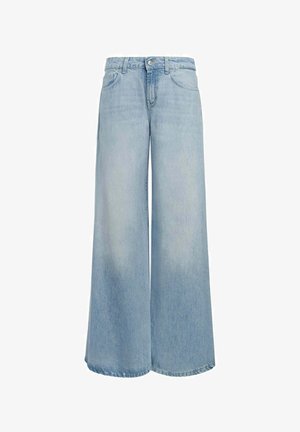 Jean en denim bleu clair à jambes larges avec fermeture à bouton et zip à l'avant, poches avant et passants de ceinture.