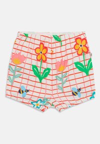 Los pantalones cortos con estampado floral presentan un fondo crema con un diseño de cuadrícula en rojo. Los detalles incluyen flores coloridas, hojas verdes y abejas.