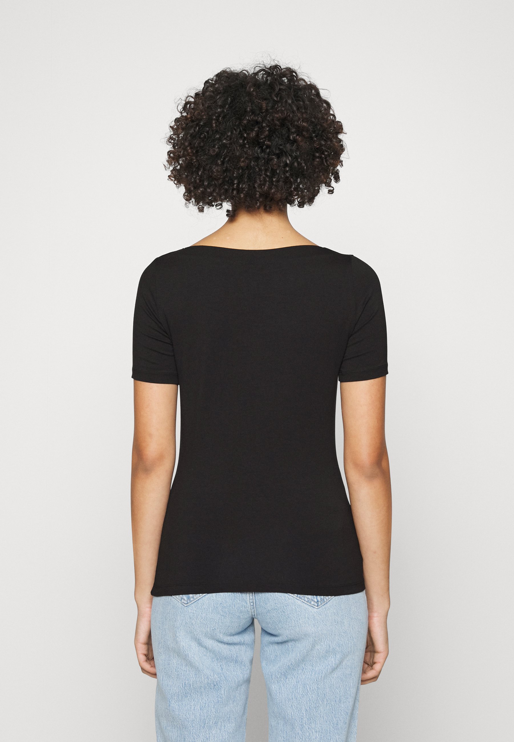 TRENDYOL Herren Basic T-Shirt Kurzarm – Regular Fit, Runder Kragen, Aus 66% Polyester & 34% Baumwolle