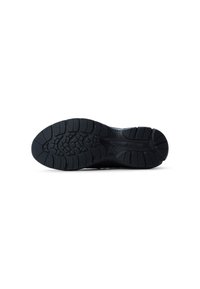 Sole di scarpa sportiva nera con superficie in gomma texturizzata; presenta un design di battistrada multidirezionale per trazione e flessibilità.