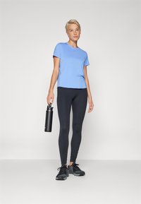 Nike Performance ONE CLASSIC  - Spordi T-särk - royal pulse/black