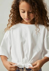Reiss TYLA TIE-FRONT  - Triko s potiskem - ivory