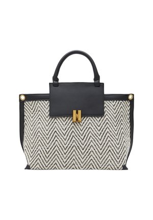 Sac à main noir en cuir avec un corps tissé à motif chevrons. Accents en métal doré et fermeture à rabat magnétique.
