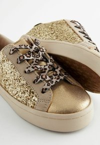 Next Sneakers - gold glitter