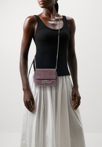 Ted Baker GLITERS MINI CROSS BODY BAG - Taška s příčným popruhem - pink
