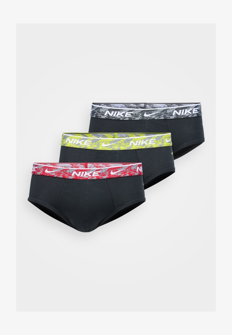 Conjunto de três pares de boxers Nike na cor preta. Cada par apresenta uma faixa colorida com padrão diferente: cinza, amarelo e vermelho.