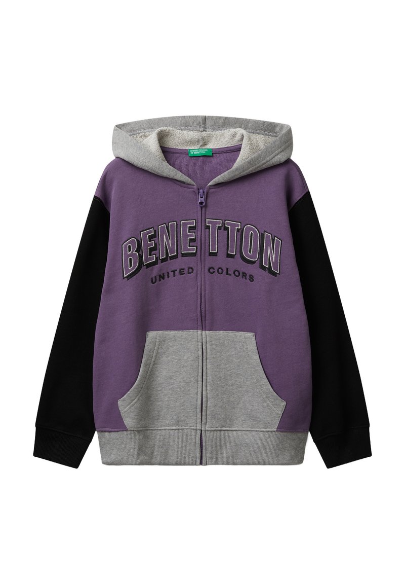 Paarse, zwarte en grijze zip-up hoodie met de tekst "BENETTON UNITED COLORS" en frontale buidelzakken.