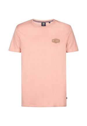 T-shirt di cotone rosa chiaro con maniche corte, caratterizzata da una finitura testurizzata e da una piccola etichetta con logo "Petrol" beige sul petto.