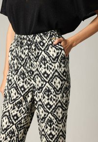 DEELUXE MANOLA - Pantalon classique - Black