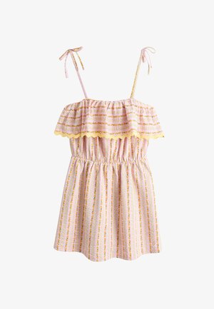 Rosa Kleid mit schulterfreiem Rüschensaum, verstellbaren Trägern, elastischem Taillenbund und einem Muster aus gelben und grünen Akzenten in vertikalen Linien.