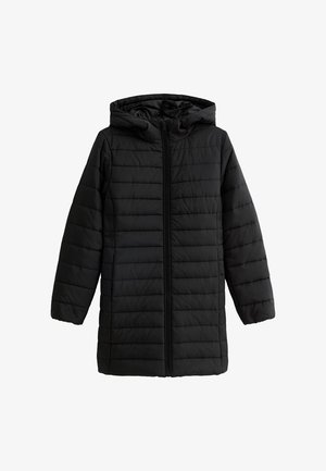 Zwarte pufferjas met een capuchon, voorzien van een rits sluiting, horizontale gestikte patronen en lange mouwen. Het materiaal lijkt glad en warm.