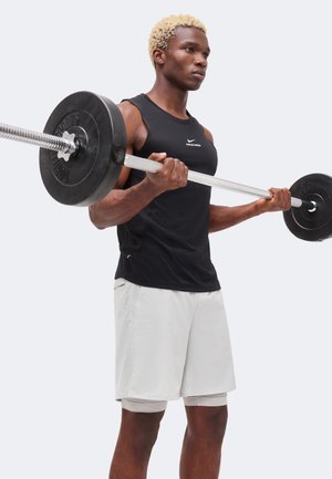 Nike Pro Men's Dri-FIT Training Tank — foto 4