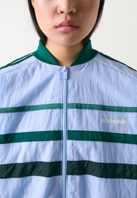 adidas Originals TRACK TOP - Sportinė striukė - clear sky