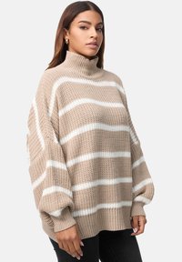 Elara Maglione - beige weiss