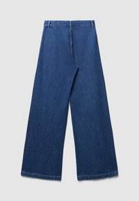 Jeans a gamba larga in denim blu scuro, con vita alta, silhouette dritta e dettagli con orlo grezzo.