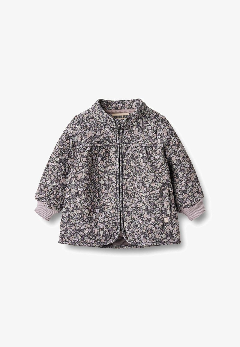 Puhasto jakna z rožnatim vzorcem v odtenkih vijolične in rožnate barve. Ima zadrgo spredaj, rebraste manšete in zaobljen izrez.