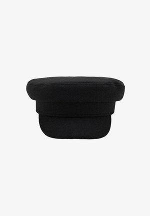 Čierna vlnená čiapka s plochým vrchom, širokým okrajom a textúrovanou tkaninou. Má štruktúrovaný tvar a jemné švové detaily pozdĺž okraja.