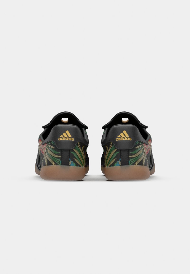 adidas Originals TAEKWONDO MEI - Scarpe senza lacci - core black/gold metallic