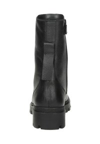 Zwarte leren enkelboot met een gestructureerde afwerking, een achterste trekband en een stevige rubberen zool. Voorzien van een zijrits voor gemakkelijke toegang.