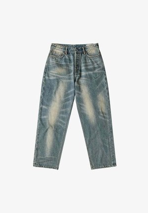 Jeans in denim blu sfumato a gamba dritta, vita alta, tasche frontali e chiusura con bottoni, mostrati stesi su sfondo bianco.