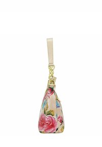 Blumige Lederhandtasche in hellem Beige mit handgemalten rosa Rosen und blauen Akzenten. Mit goldfarbenen Beschlägen und einem kurzen Tragegurt.
