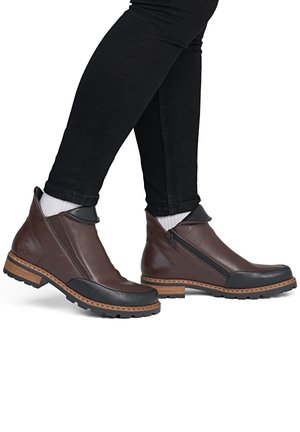 Rieker, RIEKER KURZSTIEFEL Z9380 - Bottines - brown