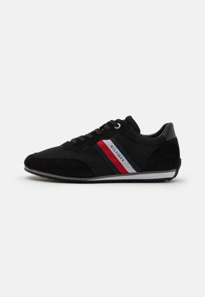 ESSENTIAL RUNNER - Sneakers basse - black