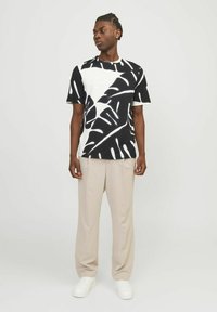 Jack & Jones PREMIUM ALL OVER RUNDHALS - T-shirt med print - snow white