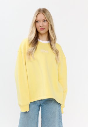 - Bluza