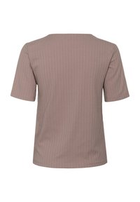 Camiseta de rayón de color malva claro con escote redondeado y mangas cortas. Fabricada con una tela suave y con un acabado texturizado.