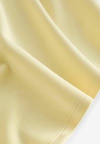 Non sélectionné, light yellow