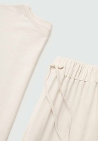 Mango Nattplagg set - beige