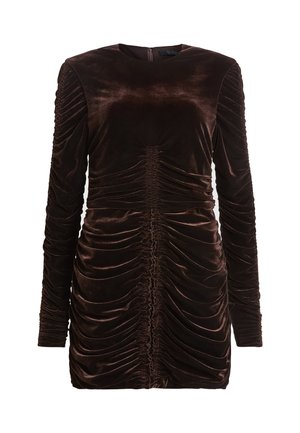 Mini abito in velluto marrone con maniche lunghe, texture arricciata su tutta la superficie, scollo rotondo e chiusura con zip sul retro.