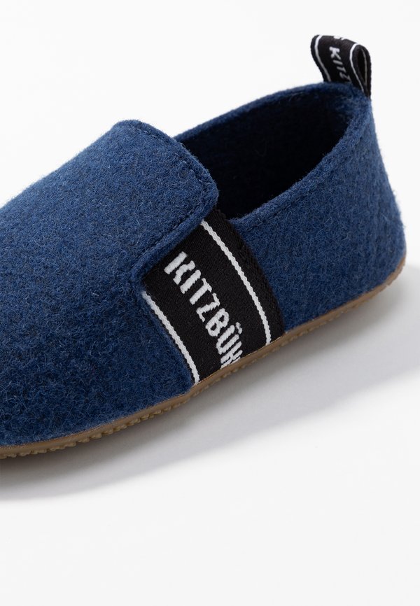 T MODELL - Slippers - saphir4