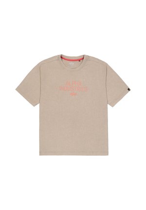 Alpha Industries, ALPHA INDUSTRIES MEN - T-SHIRTS ALPHA INDUSTRIES STENCIL PRINT T-SHIRT - T-shirt print - vintage sand