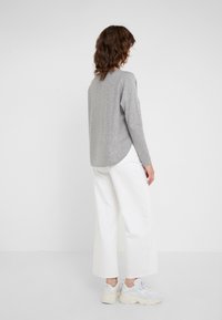 Davida Cashmere CURVED SWEATER - Camisola - light grey
