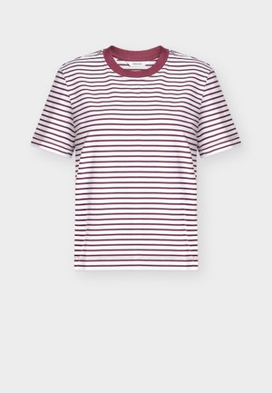 T-shirt à manches courtes avec col rond, présentant des rayures horizontales marron et blanches, fabriqué en tissu de coton léger.