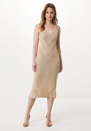SLEEVELESS V-NECK - Shift dress - warm sand