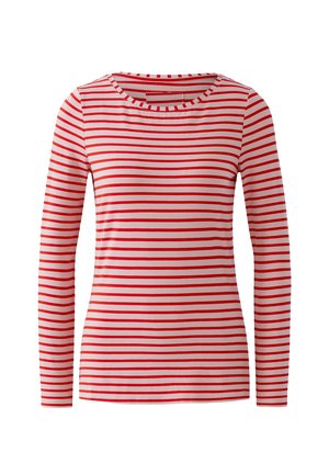 Chemise à manches longues rayée rouge et blanche avec un col rond, fabriquée dans un tissu doux, présentant des rayures horizontales uniformément espacées.