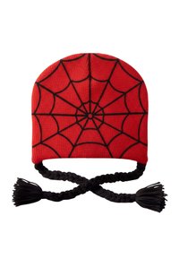 Cappello lavorato a maglia rosso con un design a ragnatela nera, forma rotonda e lacci neri intrecciati con pon pon alle estremità.