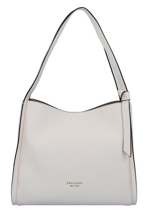 Witte leren schoudertas met enkele band, subtiele korrelstructuur en klein goudkleurig logo "kate spade NEW YORK" aan de voorkant in het midden.