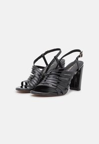 Marco Tozzi Korolliset sandaalit - black