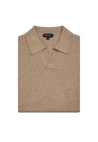 Beżowa dziana koszulka polo z dekoltem w kształcie notcha, cechująca się luźnym krojem i miękką teksturą. Metka informuje "PROCHNIK" oraz rozmiar "M."