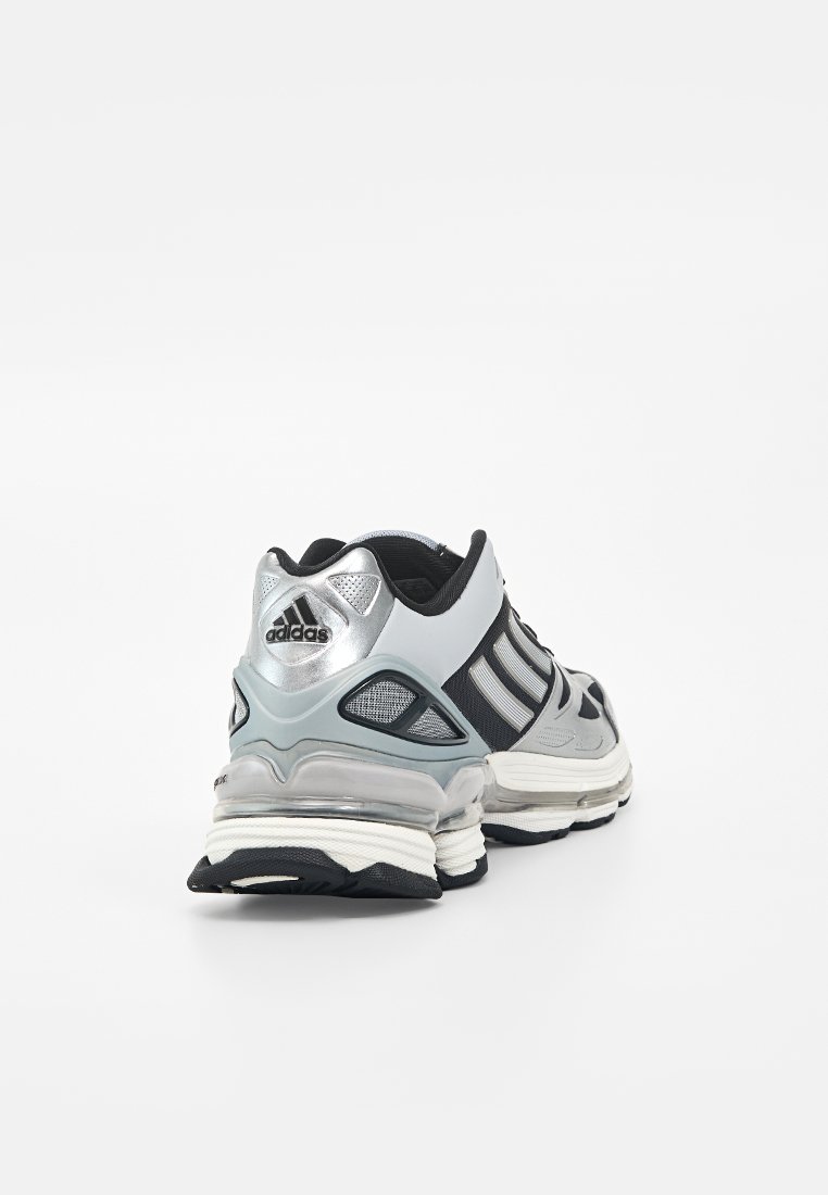 ADIZERO F50
