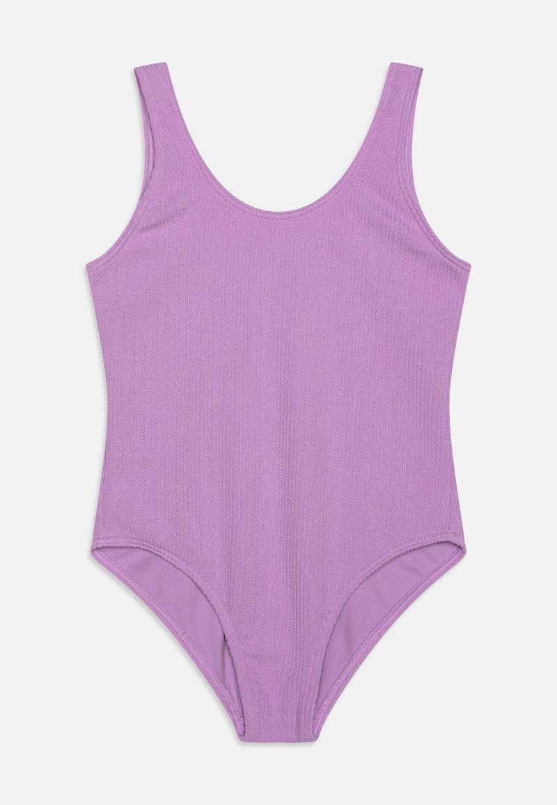 Yhdisteinen uimapuku vaalean violetissa, jossa on ribbitekstuuri, leveät hihnat ja pyöreä pääntie, suunniteltu istuvan siluetin luomiseksi.