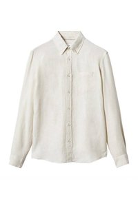 Camicia bianca a maniche lunghe con bottoni, colletto e taschino sul petto, esposta su uno sfondo bianco.