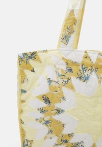 Lollys Laundry FREMONTLL BAG - Torba za nakupovanje - light yellow
