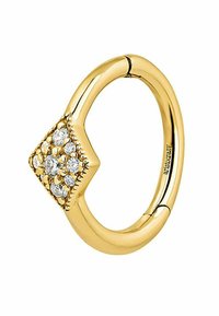 Anillo de tono dorado con un diseño cuadrado engastado con múltiples piedras preciosas transparentes, creando un patrón texturizado alrededor del centro.