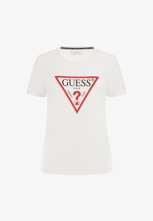 Valge lühikeste varrukatega T-särk, millel on punane kolmnurkne logo koos "GUESS® U.S.A." ja küsimärgi ning "WASHED JEANS" tekstiga sees.